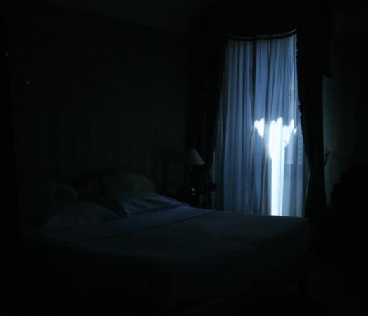 dark-room-and-bed